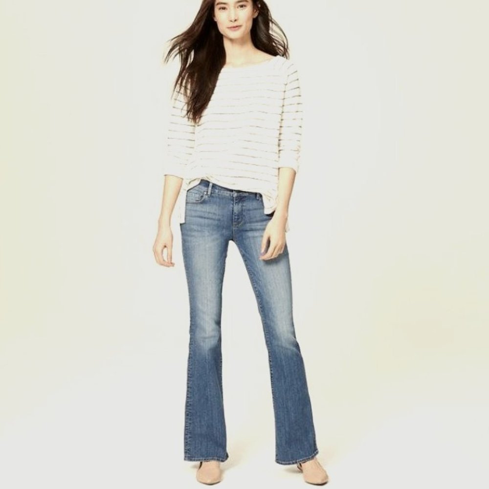 American Eagle Mid-Rise Flared 12* Distressed Vintage Flared* good condition